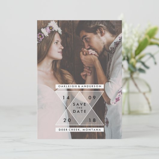 Save The Date Bohême Enregistrer la date | Triangles Chic (Debout devant)