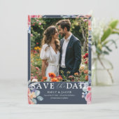 Save The Date Boho Bleu & Rose Blanche Fleurale Enregistrez la D (Debout devant)