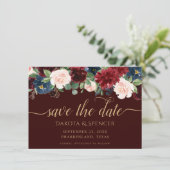 Save The Date Boho Bloom | Dark Elegant Rouge et Marine Garland (Debout devant)