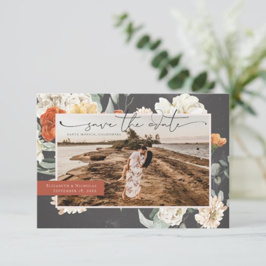 Save The Date Boho Flore foncé verdure | Mariage photo (Debout devant)