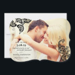 Save The Date Boho Noir Floral Peacock Photo Enregistrer La Cart<br><div class="desc">Conçu par fat*fa*tin. Facile à customiser avec votre propre texte,  photo ou image. Pour des demandes personnalisées,  veuillez contacter fat*fa*tin directement. Des frais personnalisés s'appliquent. ・ ・ ・ ・ ・ ・ ・ ・ ・  www.zazzle.com/fatfatin_blue_knot</div>