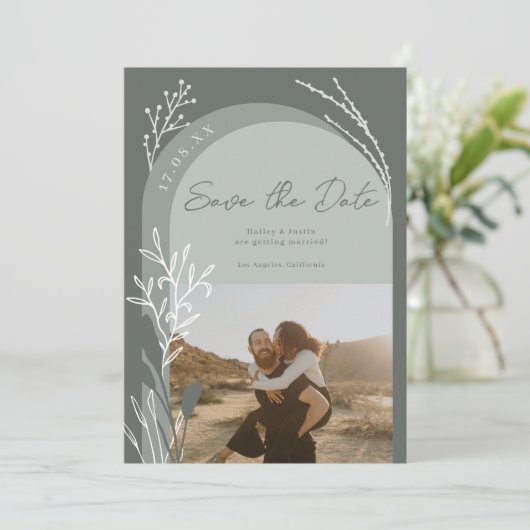 Save The Date Boho sauge vert photo noms script arche mariage (Debout devant)