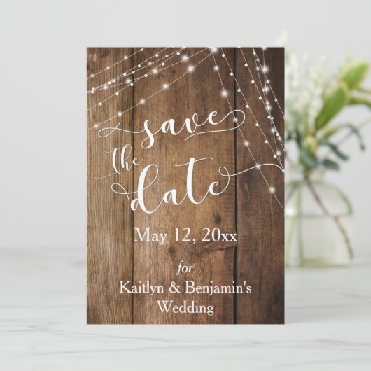 Save The Date Bois Brown rustique, Chaînes légères Enregistrer l (Debout devant)