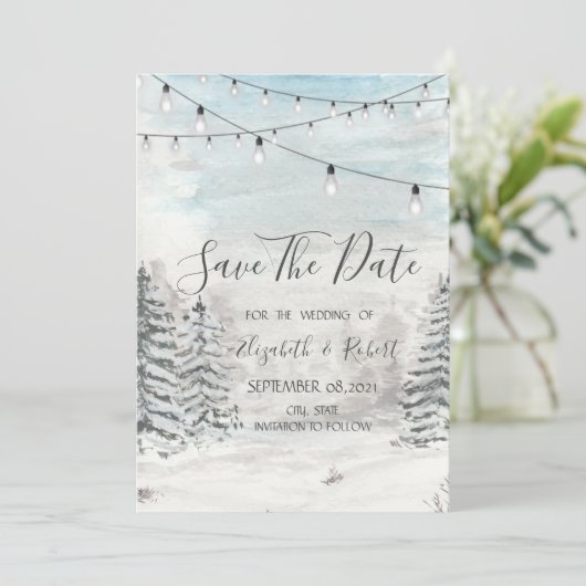 Save The Date Bois, Neige, Forêt Éclairage À Chaînes Enregistrer (Debout devant)