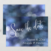 Save The Date Bokeh Bleu, Calligraphie Moderne pour Annonce de D (Devant / Derrière)