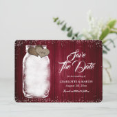 Save The Date Bourgogne Rustique Mason Jar Lights Mariage en boi (Debout devant)