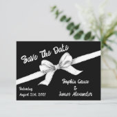 Save The Date Bow noir et blanc | Mariage élégant | Monochrome (Debout devant)