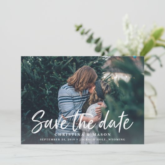 Save The Date Brosse décontractée | Photo Enregistrer la date (Debout devant)
