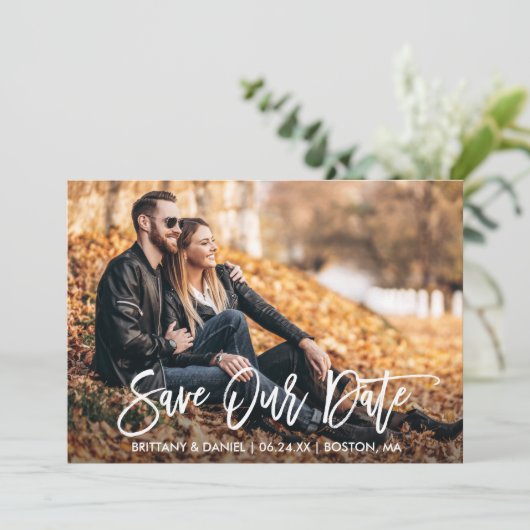 Save The Date Brosse moderne Script photo Enregistrer notre cart (Debout devant)