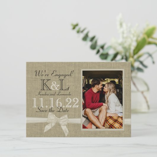 Save The Date Burlap and Bow Rustic Country Enregistrer la date (Debout devant)