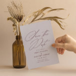 Save The Date Calligraphie minimaliste moderne Violet Lilac Mari<br><div class="desc">Annoncez la bonne nouvelle en style avec cet élégant enregistrer la carte de date avec élégante calligraphie. Le revers de la page offre plus de place pour les détails supplémentaires que vous souhaiteriez fournir à vos invités.</div>