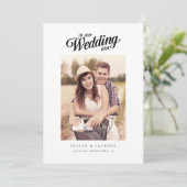 Save The Date Calligraphie Script Mariage photo moderne (Debout devant)