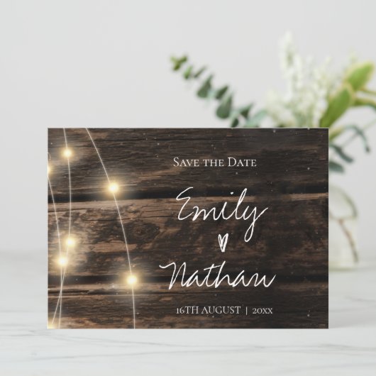 Save The Date Chaîne de bois rustique illumine mariage Enregistr (Debout devant)