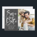 Save The Date Chalkboard Watercolor Brush Calligraphie<br><div class="desc">Brush Calligraphy Photo Enregistrer Notre Carte Date | Annoncez à votre famille et à vos amis votre date de mariage avec cette personnalisable enregistrer la carte à plat date. Il est doté de calligraphie moderne à lettrage manuel. Cette photo design enregistrer la carte date est parfait pour toute saison et...</div>