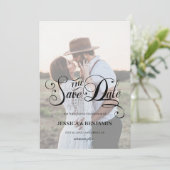 Save The Date Chic Calligraphie Effet Vélin Faux Photo Mariage (Debout devant)