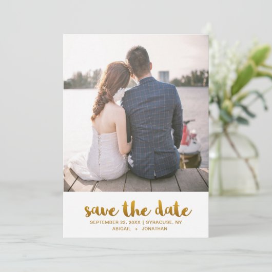 Save The Date Chic Faux Gold Script avec Dots Photo (Debout devant)