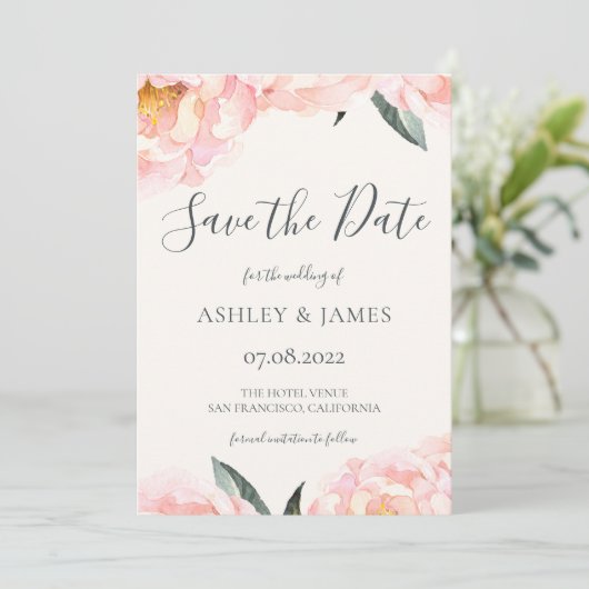 Save The Date Chic Pink Peony Calligraphie Enregistrer la date (Debout devant)