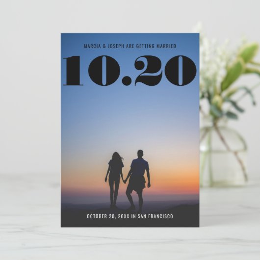 Save The Date Chunky Bold Serif Mariage Date Photo (Debout devant)