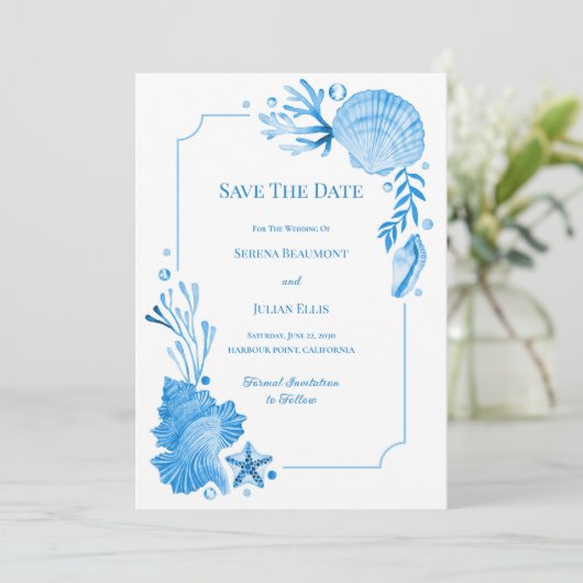 Save The Date Coastal Chic Seaside Blue Seashells & Starfish (Debout devant)