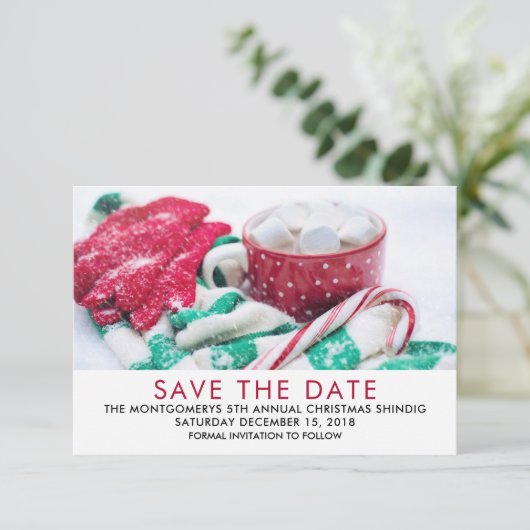 Save The Date Cocoa de Noël | SUCRE DE CANNE | Écharpe & Mitts (Debout devant)