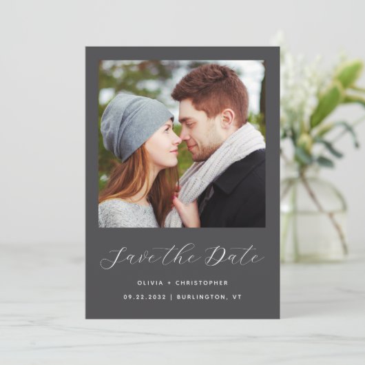 Save The Date Code QR du script gris de fusain photo (Debout devant)