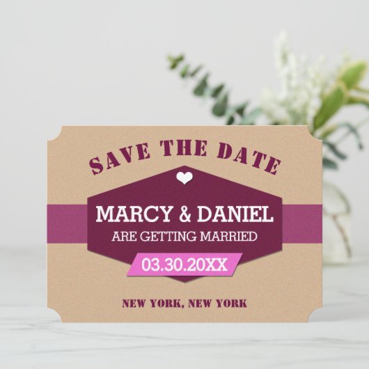 Save The Date Conception rétro violet minimale Enregistrer la ca (Debout devant)