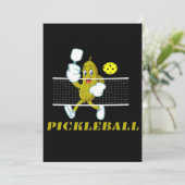 Save The Date Concombre Drôle Jouant Pickleball (Debout devant)