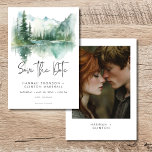 Save The Date Couleur d'eau de la scène du lac Rustic Mountain<br><div class="desc">Épargnez-vous dans une retraite de montagne sereine avec votre photo mariage enregistrer la carte de date. Ce design exquis présente un tableau d'aquarelle époustouflant d'une montagne majestueuse, ses pentes drapées de pins luxuriants, reflétant leur beauté dans les eaux cristallines en contrebas. Les tons naturels doux du bronzage, du vert, du...</div>