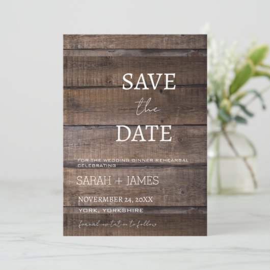 Save The Date Country Rustic Dinner Repétition Mariage Script (Debout devant)