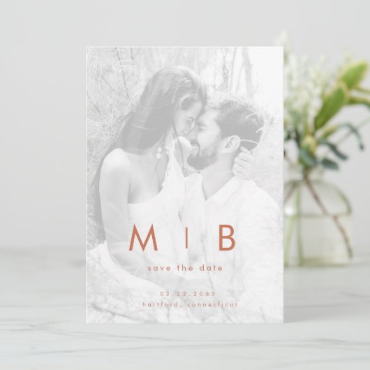 Save The Date Couple Muted B/W Photo Terracotta Enregistrer la d (Debout devant)