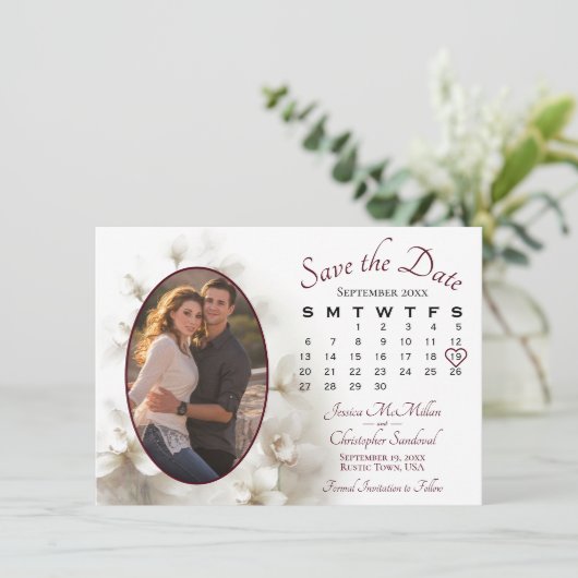 Save The Date Dreamy White Orchids Mariage Calendrier & Photo (Debout devant)