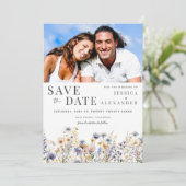 Save The Date Dusty Blue Fleurs sauvages Élégant deux Mariage ph (Debout devant)