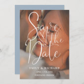 Save The Date Dusty Blue Mariage Photo Élégant Script Code QR (Devant / Derrière)