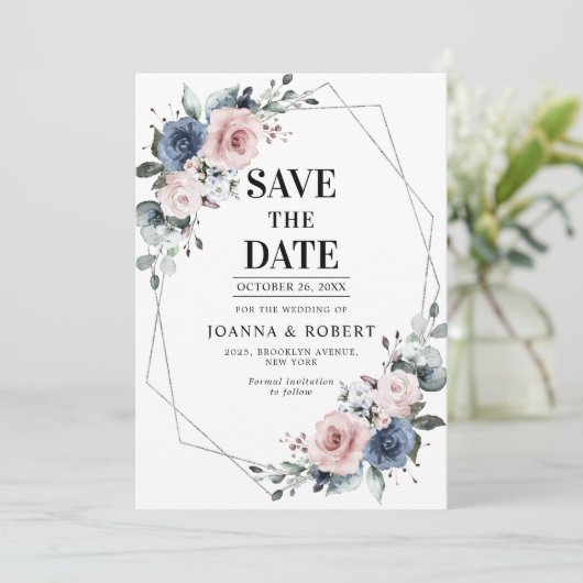 Save The Date Dusty Blue Mauve Eucalyptus Mariage géométrique En (Debout devant)
