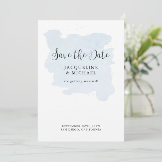 Save The Date Dusty Blue Simple élégant Script moderne Aquarelle (Debout devant)