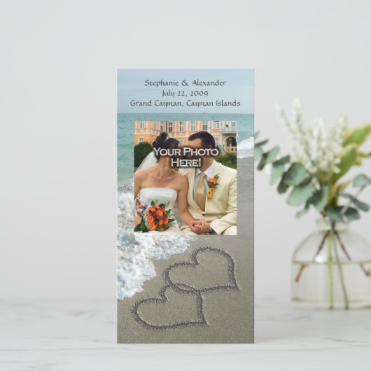 Save The Date Ecriture de sable sur la plage, Coeurs bloqués (Debout devant)