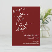 Save The Date Écriture manuscrite élégante simple Bordeaux (Debout devant)