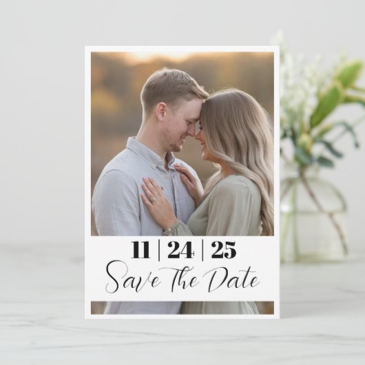 Save The Date Editable Modern Bold Enregistrer la date avec une  (Debout devant)