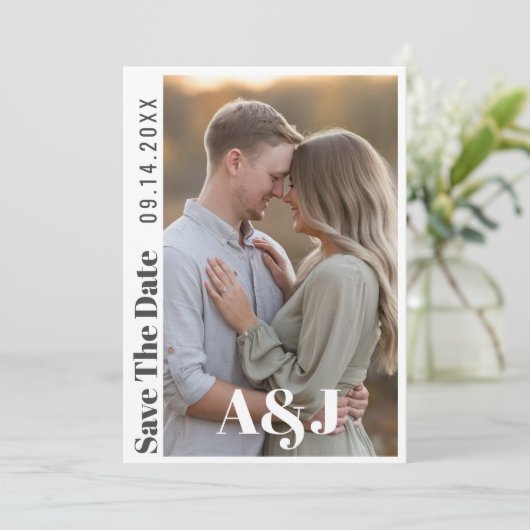 Save The Date Editable Modern Bold Enregistrer la date avec une  (Debout devant)