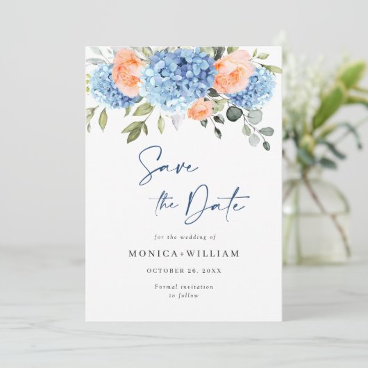 Save The Date Elégant bleu Hydrangea Blush Rose Floral Mariage (Debout devant)