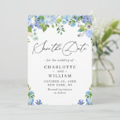 Save The Date Elégant bleu Hydrangea Vert Mariage QR (Debout devant)