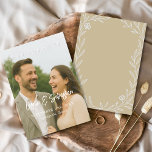 Save The Date Élégant Botanique Photo Script romantique<br><div class="desc">Annoncez votre journée spéciale dans un style intemporel avec cette élégante carte botanique Save the Date. Doté de votre photo fiançailles préférée encadrée par une ligne florale blanche délicate et associée à un script romantique et à des polices serif classiques, ce design complète parfaitement un mariage rustique, jardin ou minimaliste....</div>