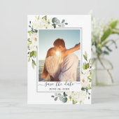 Save The Date Elégant Eucalyptus White Roses Mariage PHOTO (Debout devant)