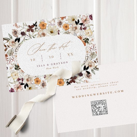 Save The Date Élégant Fleur sauvage de script Automne QR Code Ma