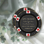 Save The Date Elegant Gold Casino Vegas Poker Chip Mariage<br><div class="desc">Carte de mariage à thème Las Vegas Casino de luxe. Il dispose d'un design de puces de poker unique orné de faux or pour une touche de luxe. Il conviendra parfaitement aux couples amateurs de jeux d'argent,  de casinos ou de Vegas. Plus d'idées dans ma collection de Poker Casino.</div>