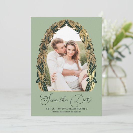 Save The Date Elégant Gold Sage Vert verdure Feuille Mariage (Debout devant)