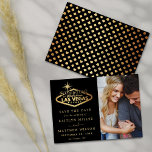 Save The Date Elégant Las Vegas Destination Mariage Photo<br><div class="desc">Célébrez dans le style avec ces mariages modernes et très tendance,  enregistrez les cartes de date. Le design est facile à personnaliser avec votre photo spéciale et le libellé de l'événement et vos invités seront ravis quand ils reçoivent ces cartes fabuleuses.</div>