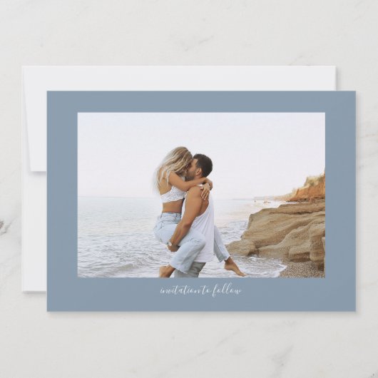 Save The Date Élégant Mariage de Monogram Blue Dusty (Dos)