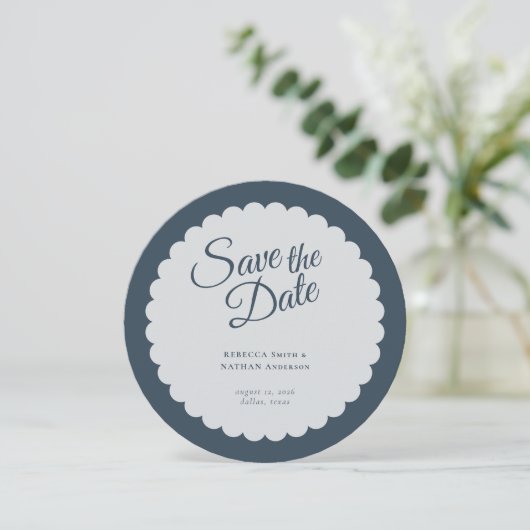 Save The Date Élégant Mariage de script bleu foncé (Debout devant)