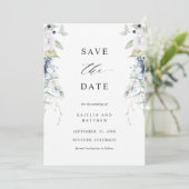 Save The Date Élégant Mariage floral blanc et bleu (Debout devant)